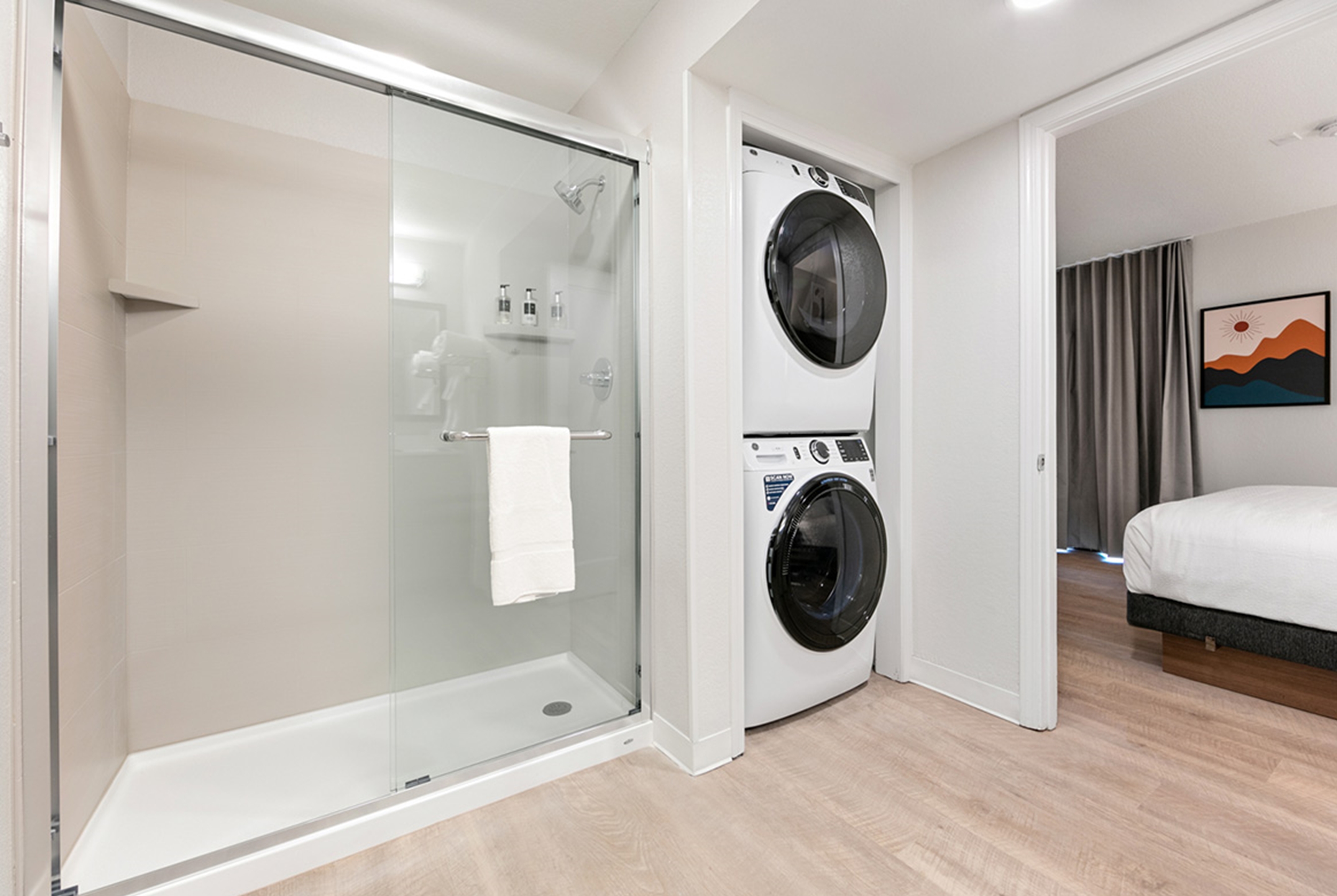 Guest room bath at the WaterWalk Extended Stay by Wyndham Atlanta Perimeter in Atlanta, Georgia