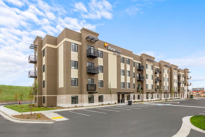 Exterior of WaterWalk Extended Stay Boise - Meridian hotel in Meridian, Idaho