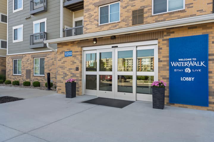 Exterior of WaterWalk Extended Stay Kansas City - Overland Pk hotel in Overland Park, Kansas