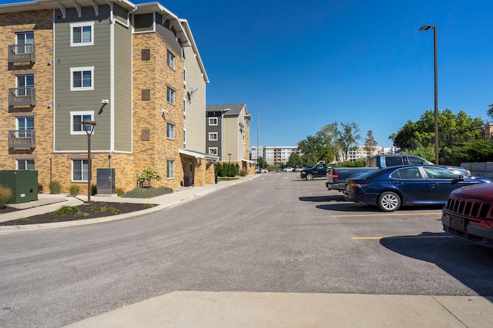 Exterior of WaterWalk Extended Stay Kansas City - Overland Pk hotel in Overland Park, Kansas