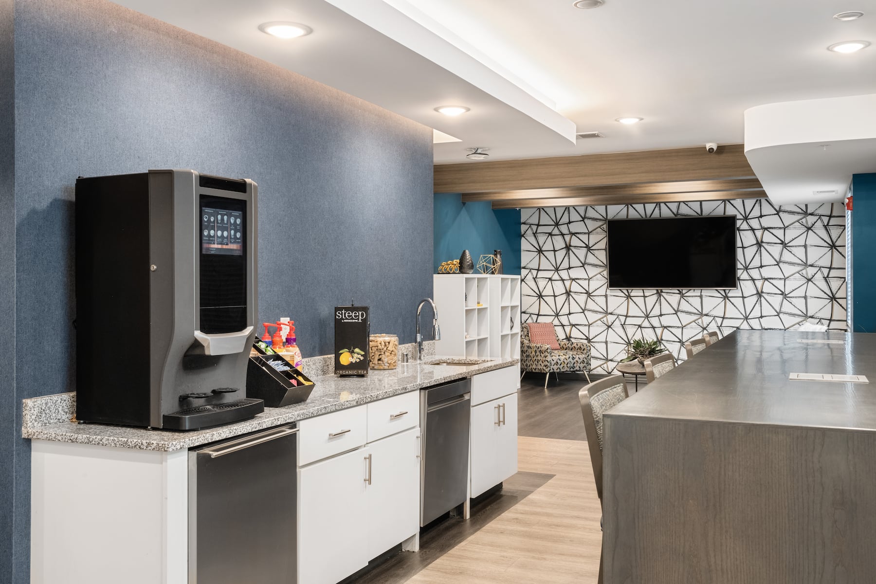 WaterWalk Extended Stay Minneapolis - Plymouth restaurant breakfast area with seating in Plymouth, Minnesota