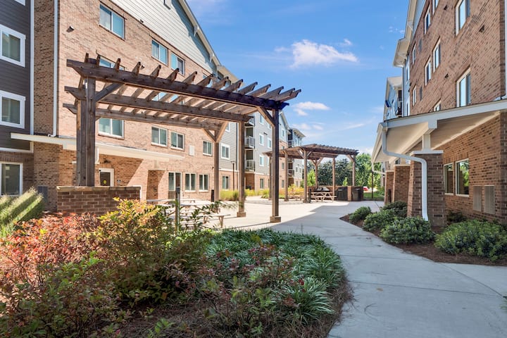 Courtyard at WaterWalk Extended Stay Charlotte - Arrowood in Charlotte, North Carolina