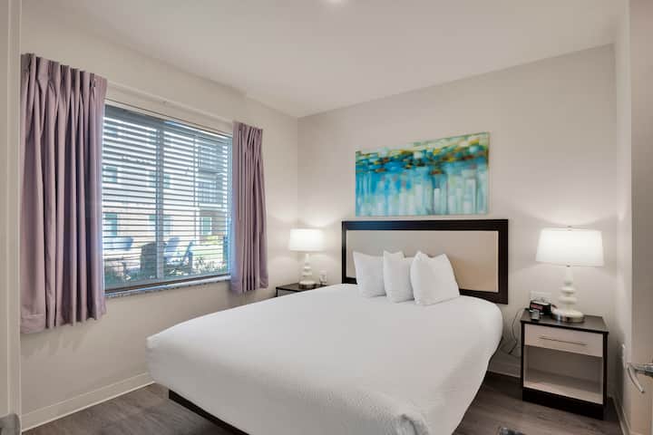 WaterWalk Extended Stay Charlotte - Arrowood suite in Charlotte, North Carolina