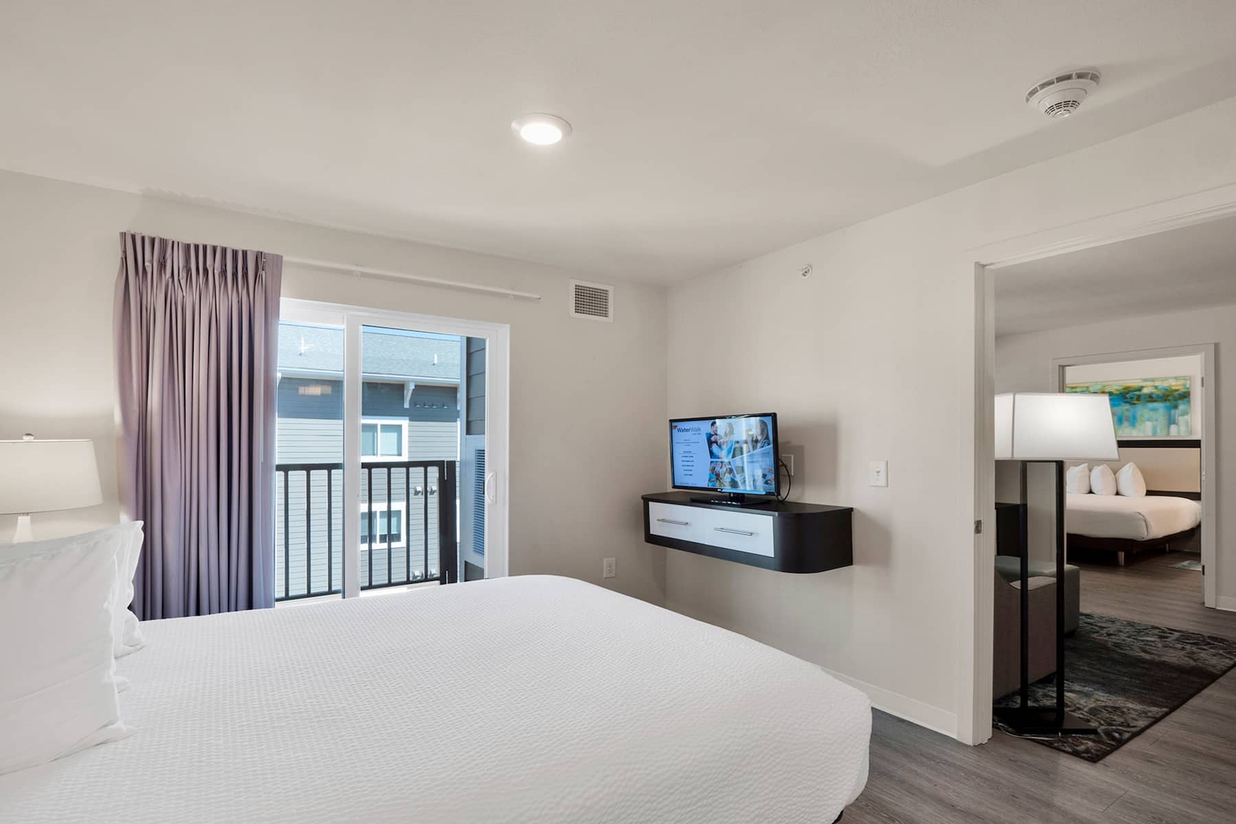 WaterWalk Extended Stay Charlotte - Arrowood suite in Charlotte, North Carolina