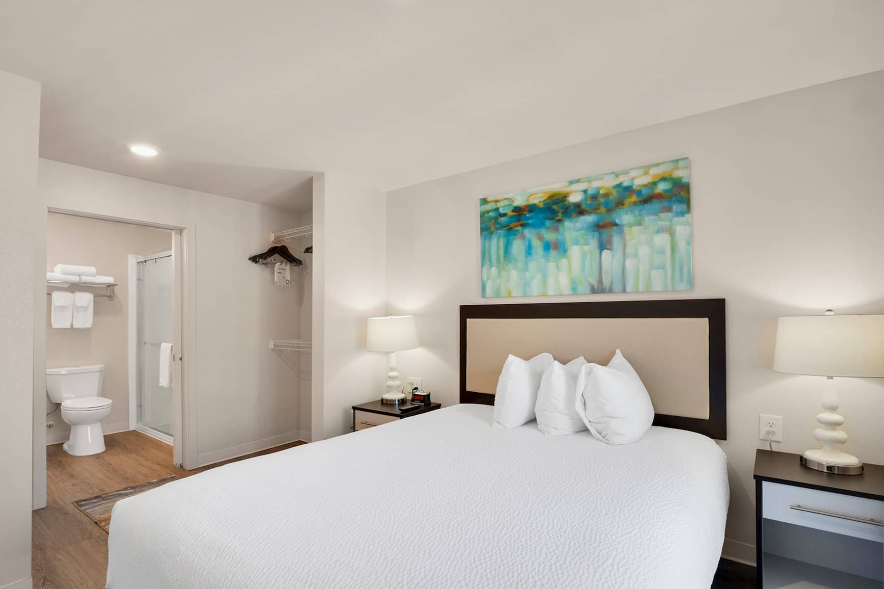 WaterWalk Extended Stay Charlotte - Arrowood suite in Charlotte, North Carolina