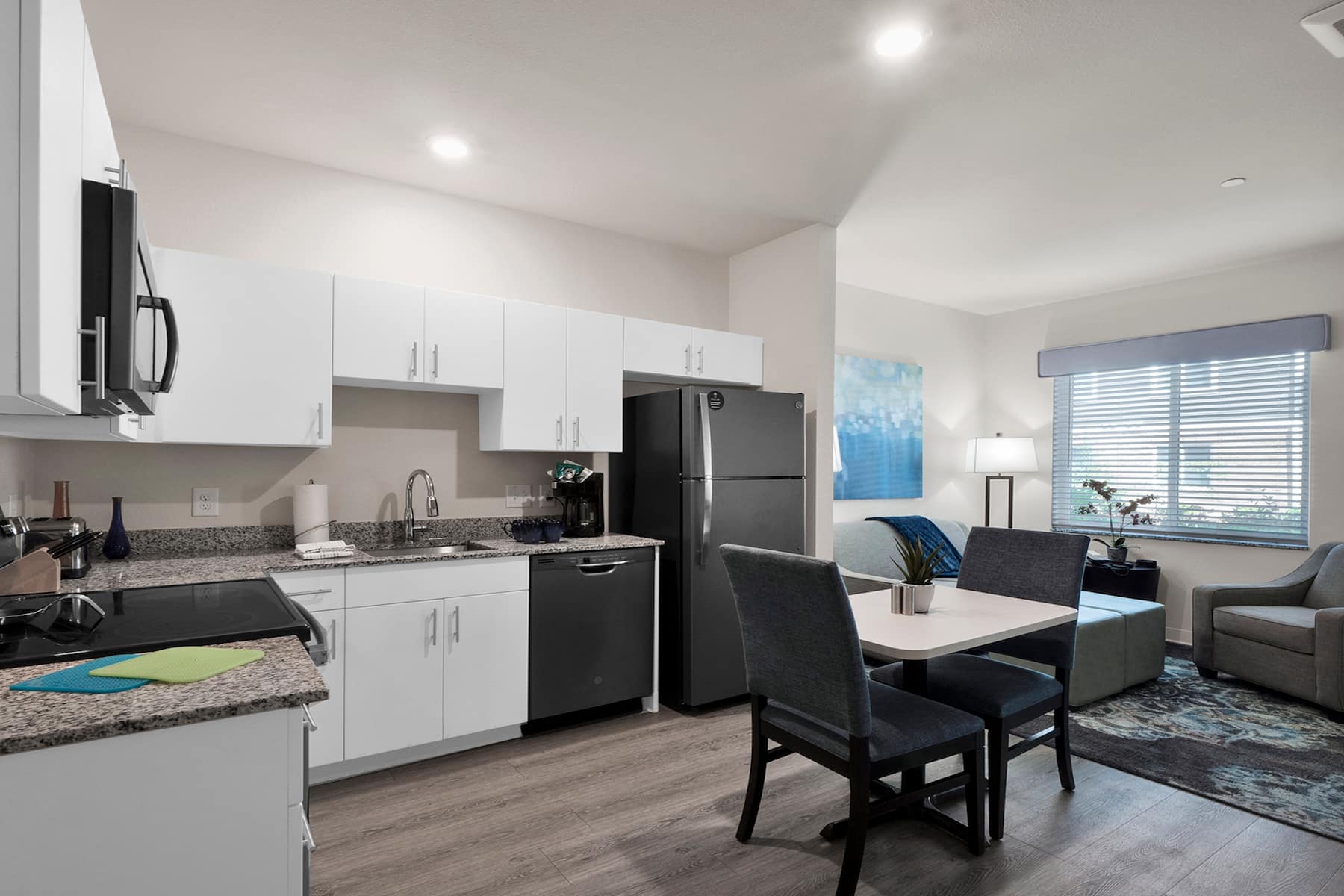 WaterWalk Extended Stay Charlotte - Arrowood suite in Charlotte, North Carolina