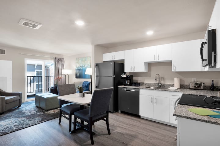 WaterWalk Extended Stay Charlotte - Arrowood suite in Charlotte, North Carolina