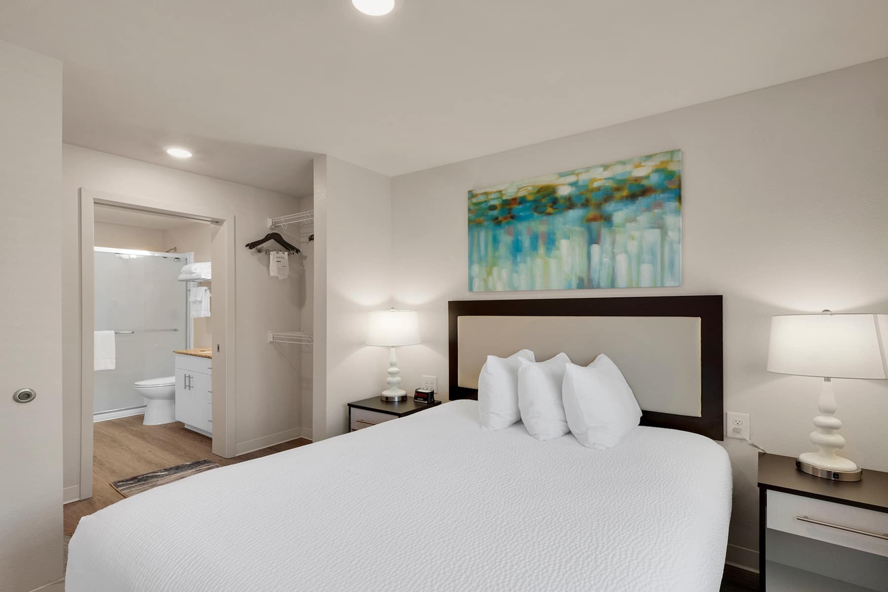 WaterWalk Extended Stay Charlotte - Arrowood suite in Charlotte, North Carolina