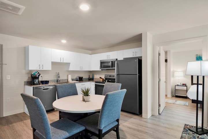 WaterWalk Extended Stay Charlotte - Arrowood suite in Charlotte, North Carolina