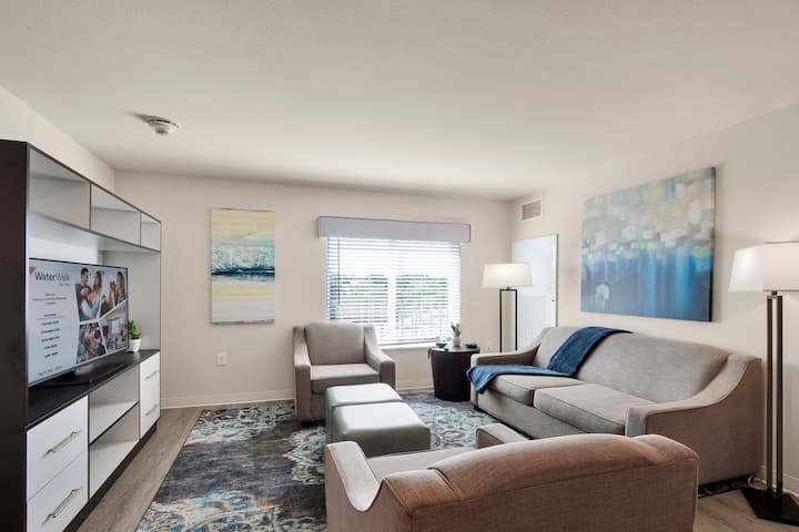 WaterWalk Extended Stay Charlotte - Arrowood suite in Charlotte, North Carolina