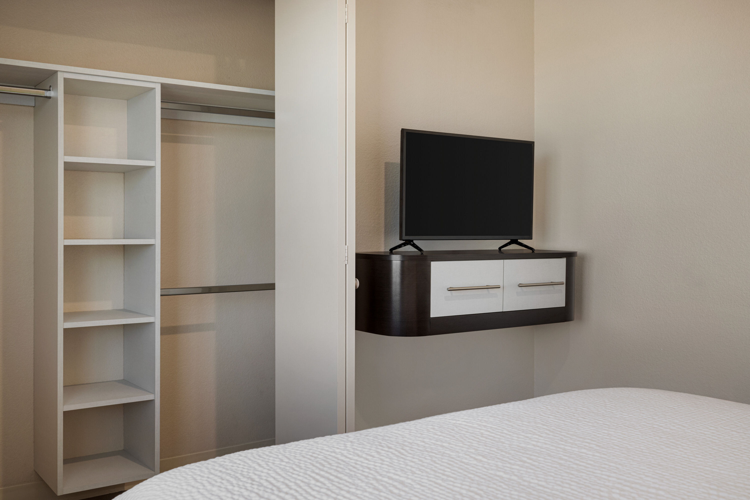 WaterWalk Extended Stay Raleigh Durham Research Triangle suite in Morrisville, North Carolina