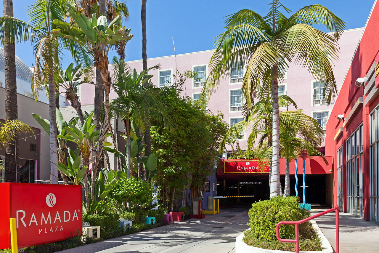 Welcome to the Ramada Plaza West Hollywood Hotel and Suites