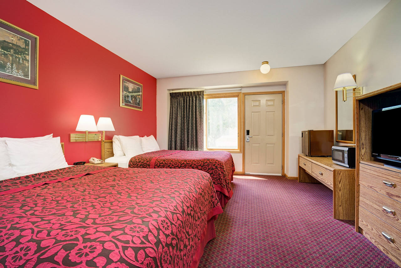 2 Queen Bed Room