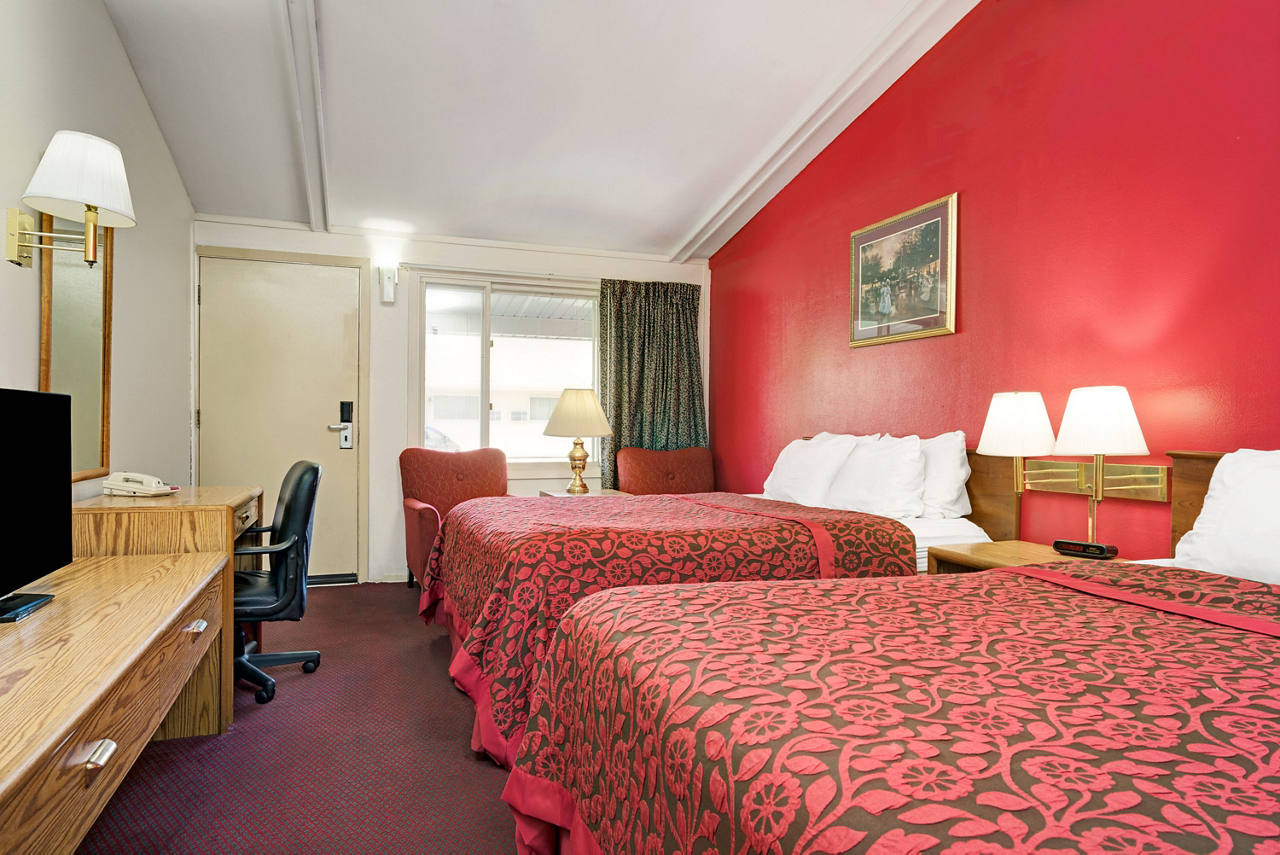 2 Queen Bed Room