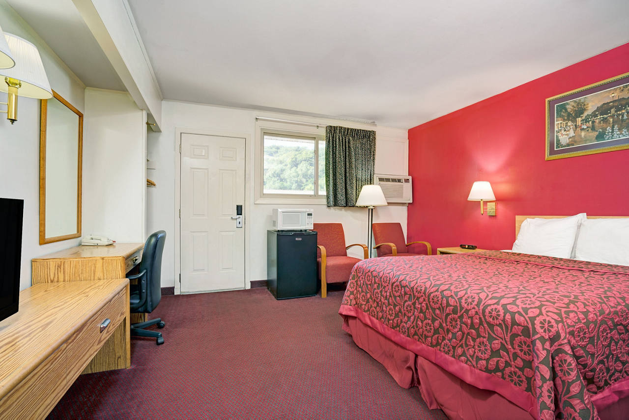 1 King Bed Room