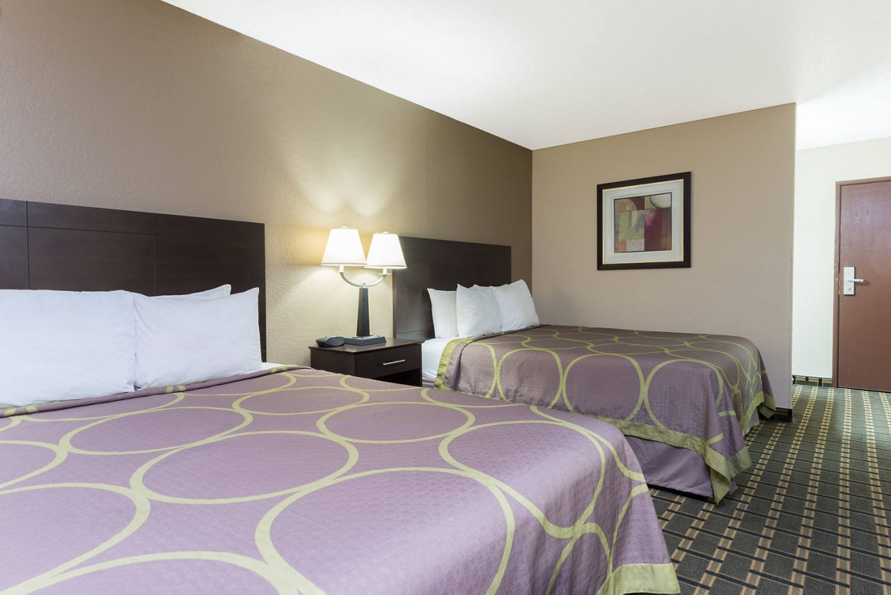 2 Queen Bed Room