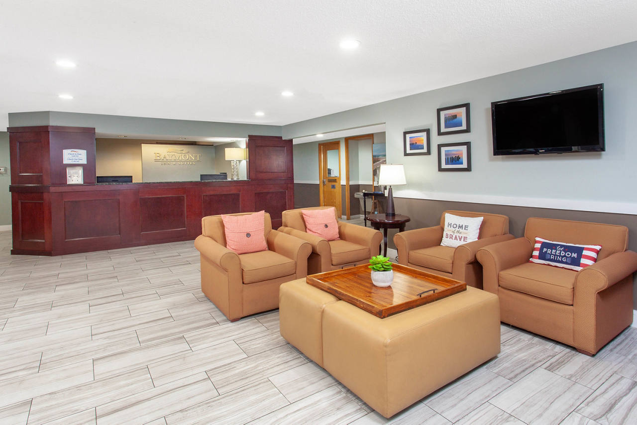 Baymont by Wyndham Grand Haven | Grand Haven, MI Hotels