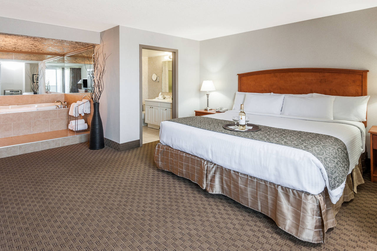 1 King Bed Suite