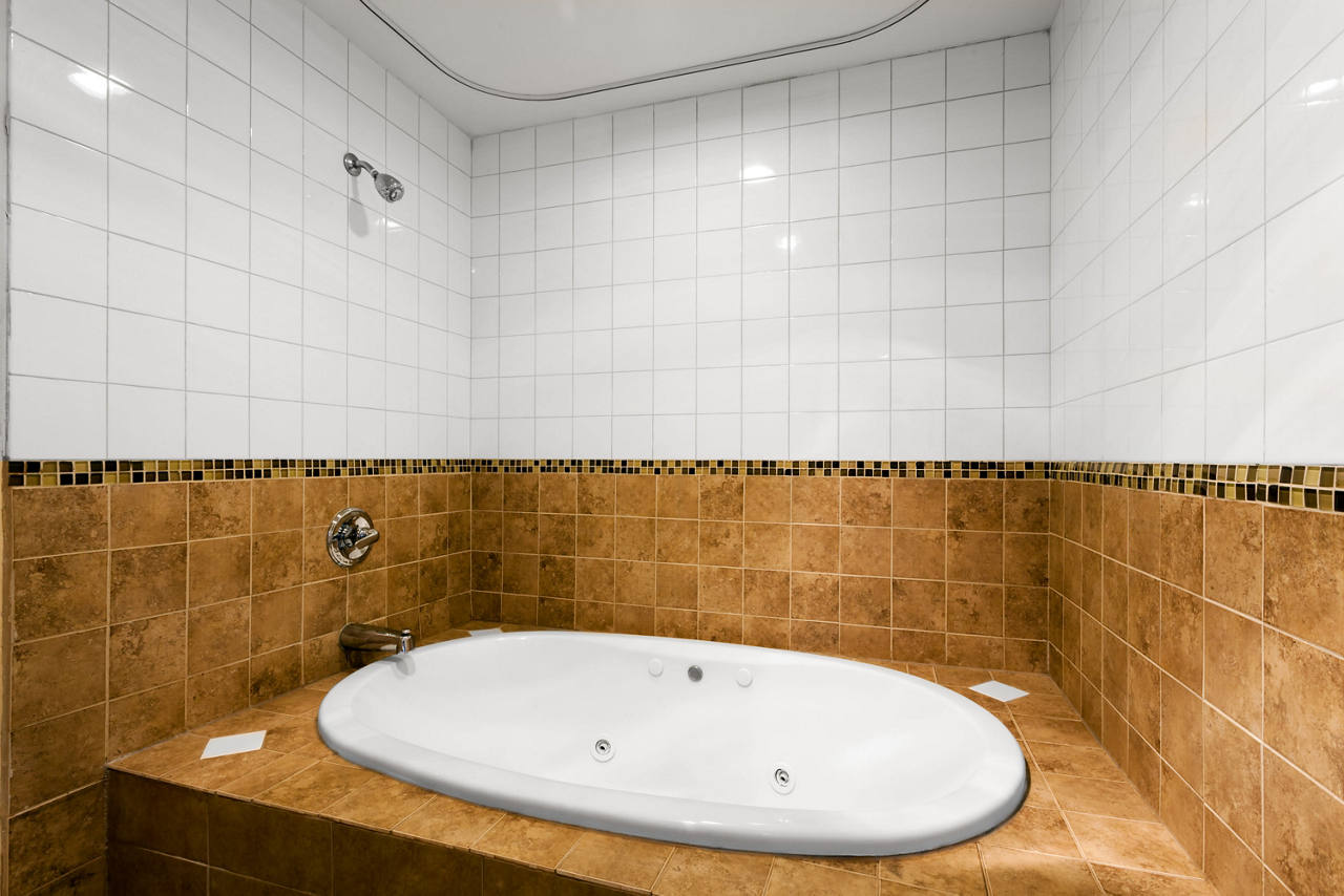 Jacuzzi