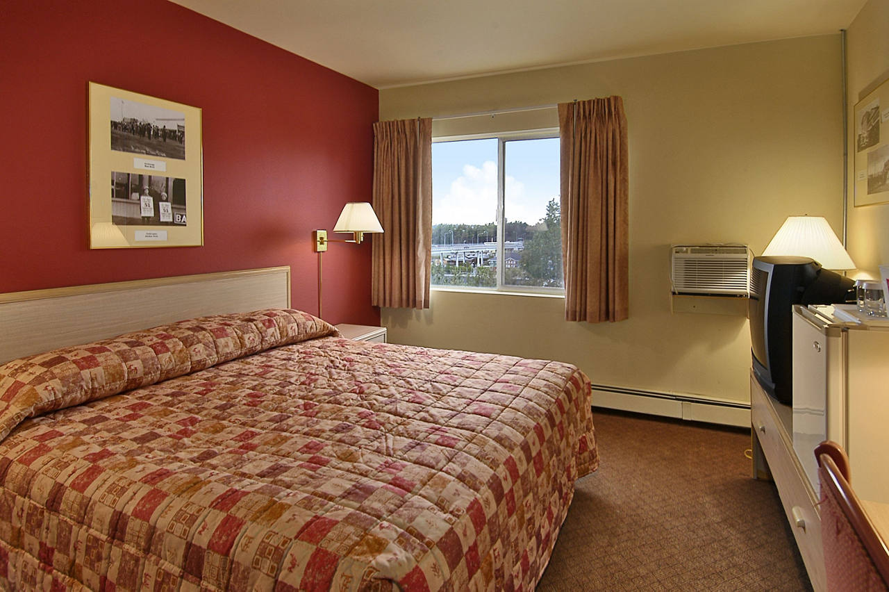 2 Queen Bed Room