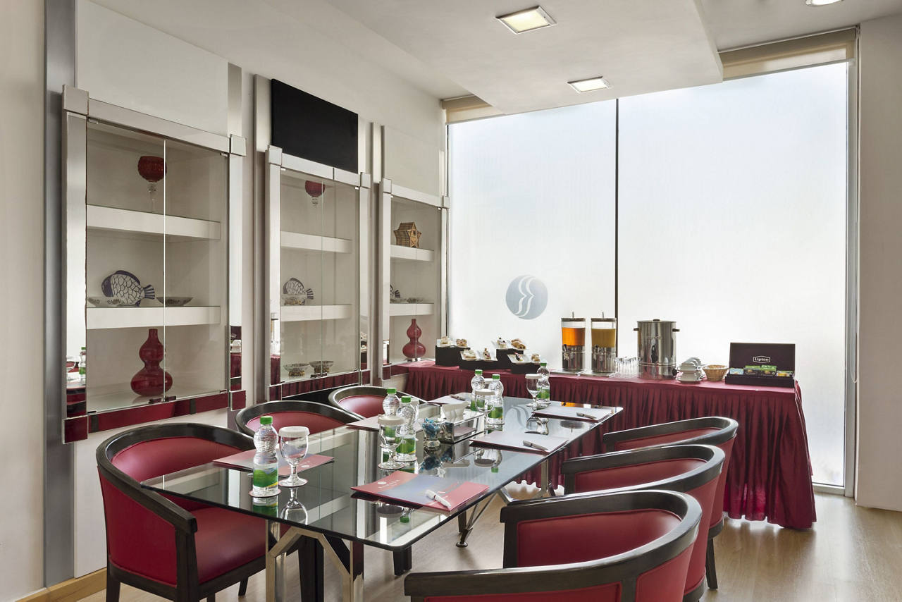 Al Adiyat Meeting Room 3