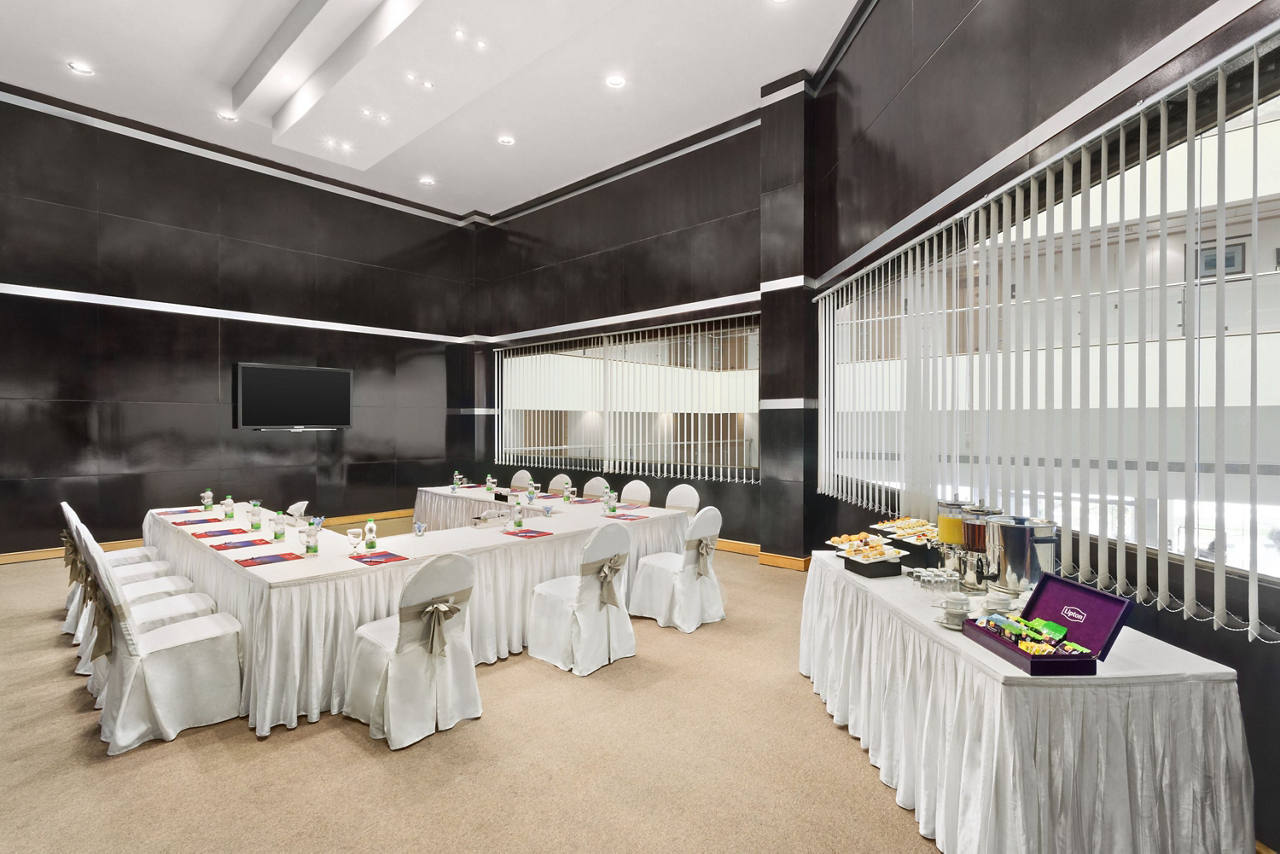 Al Sarooj Meeting Room