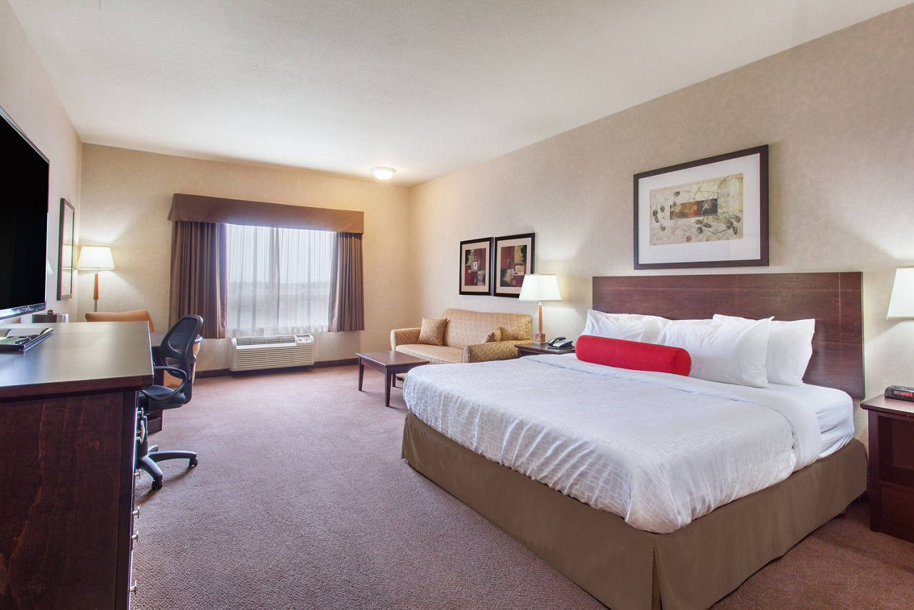 1 King Bed Room