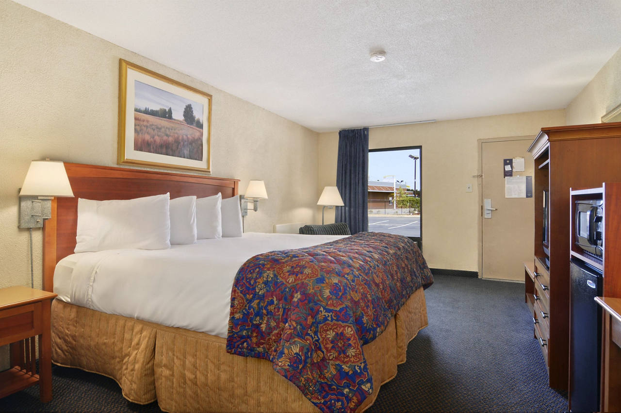 Standard King Bed Room