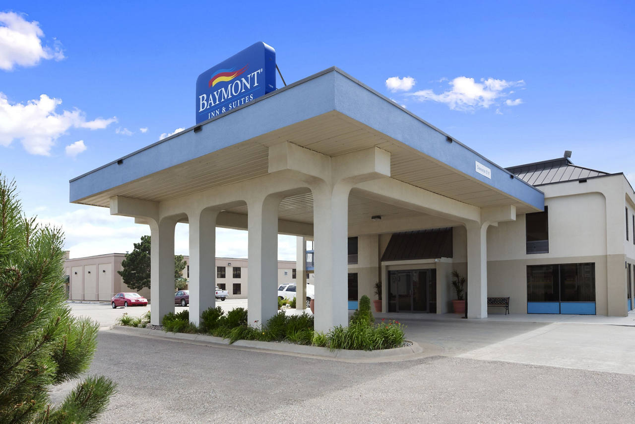 Welcome to the Baymont Inn and Suites Hays