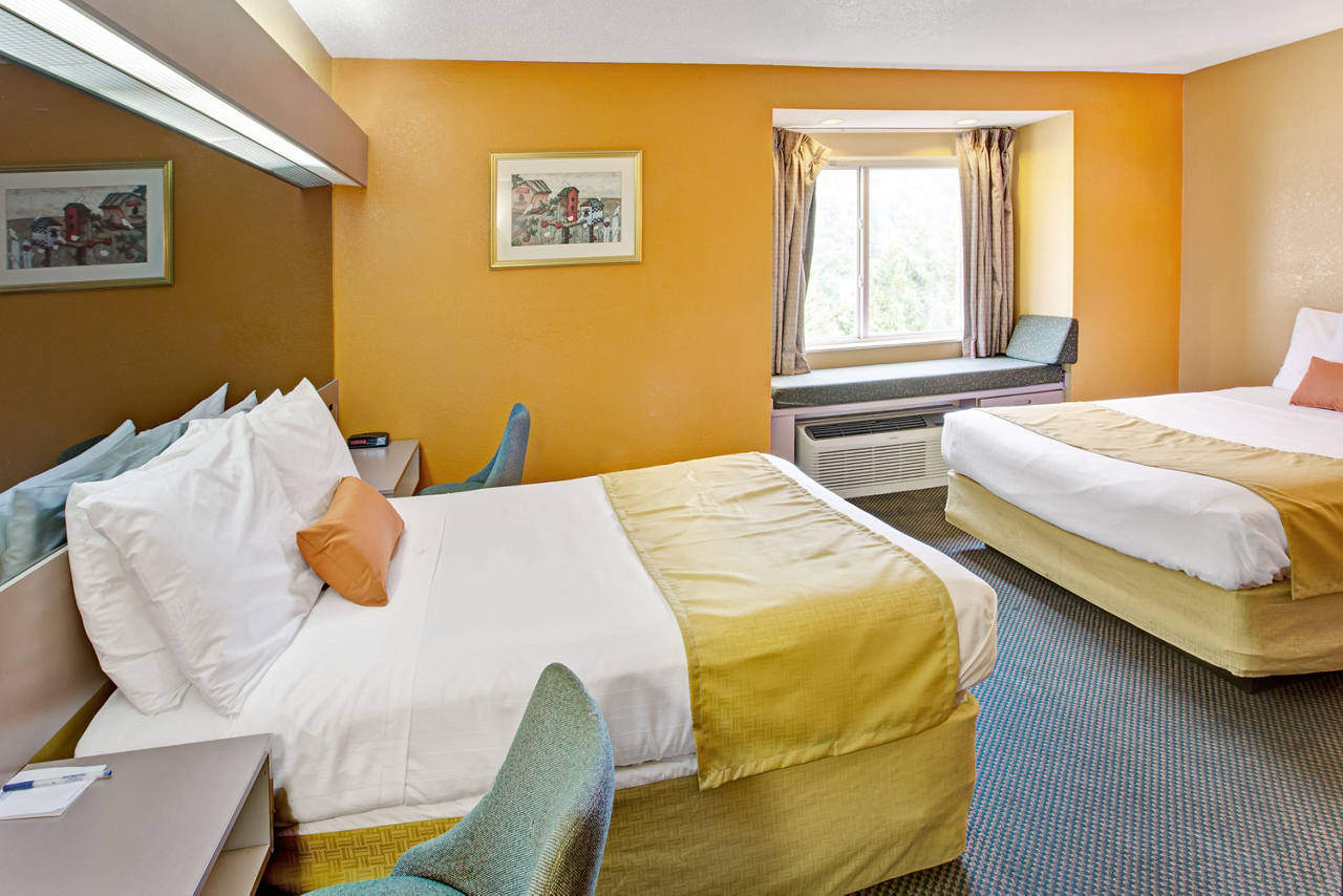 2 Double Bed Room