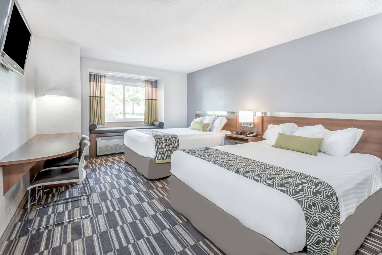 2 Queen Bed Room