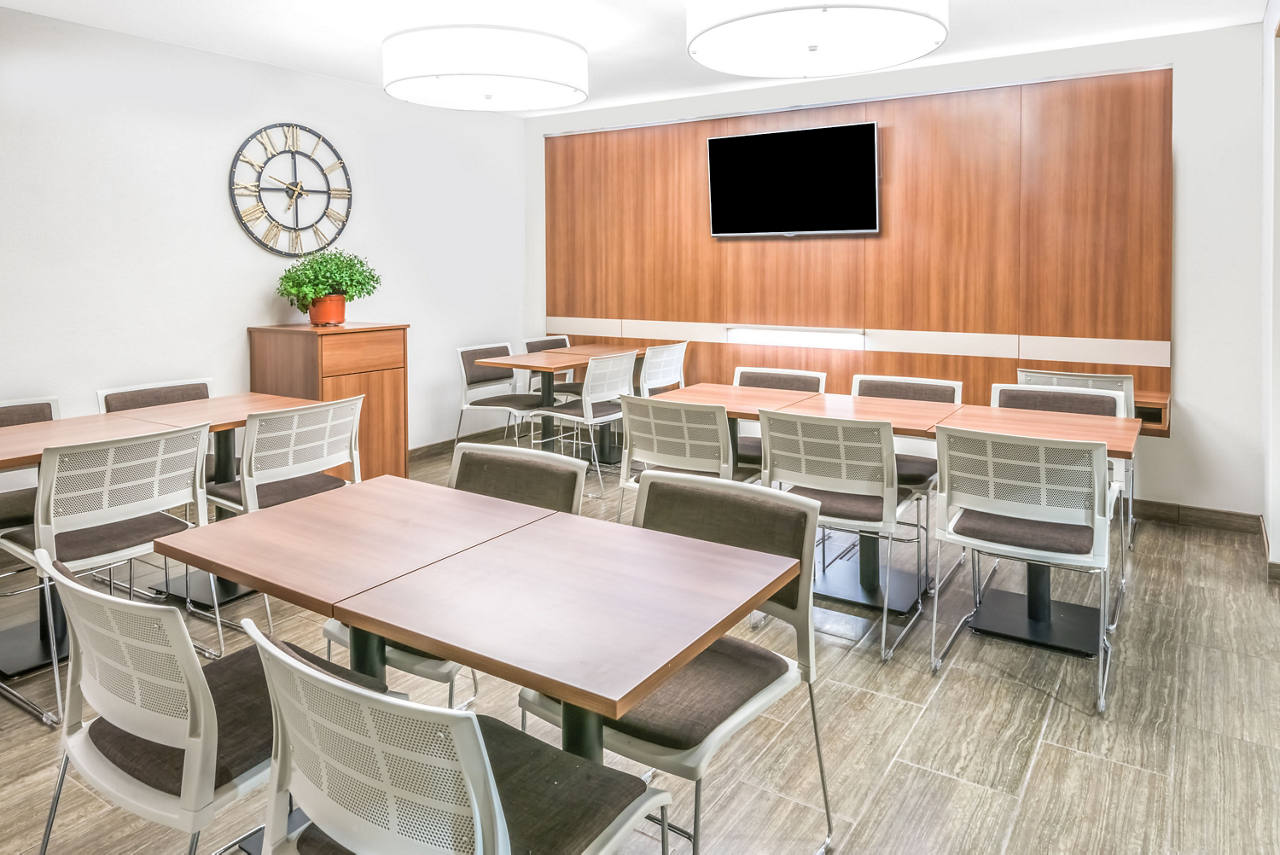 Microtel Dining