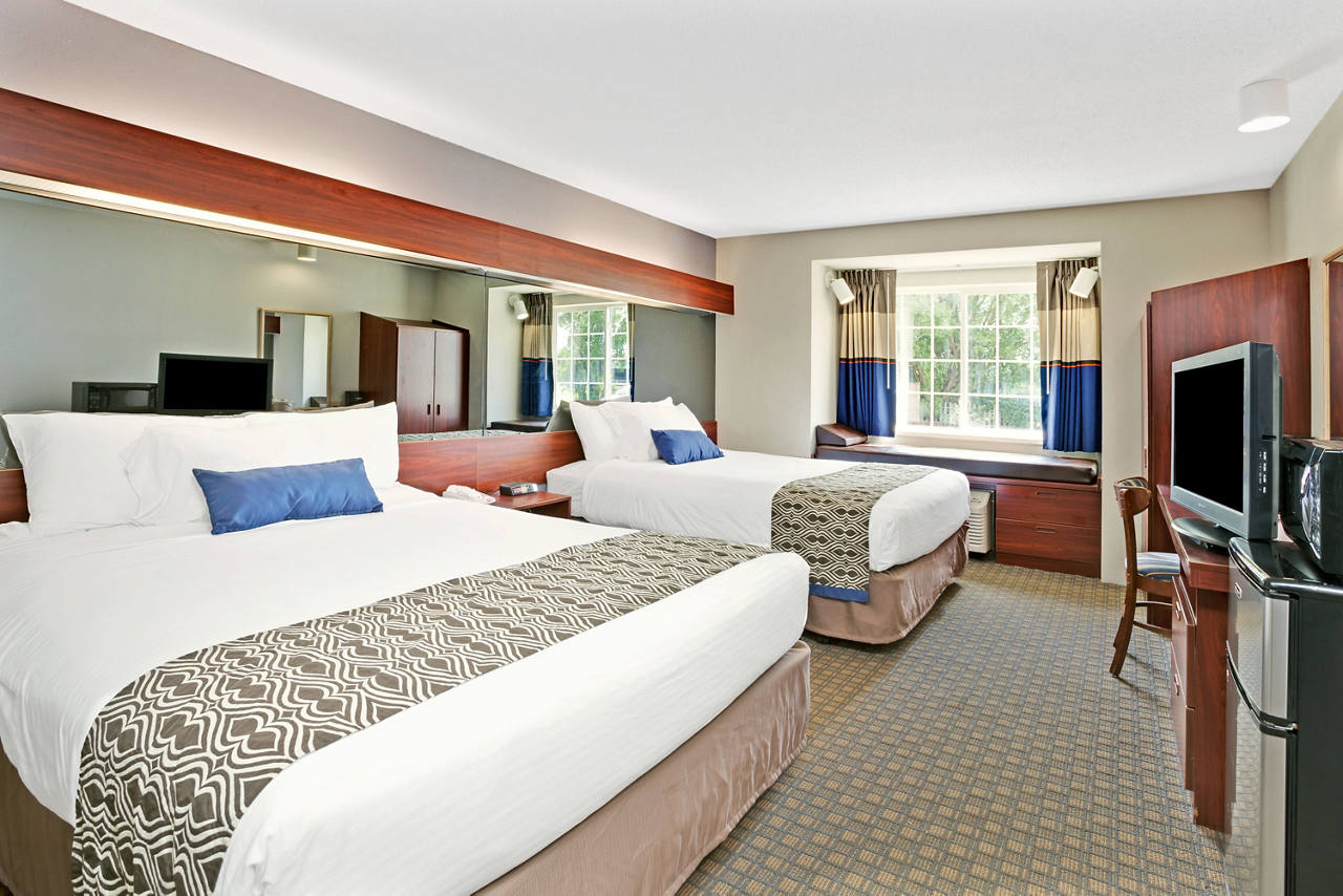 2 Queen Bed Room