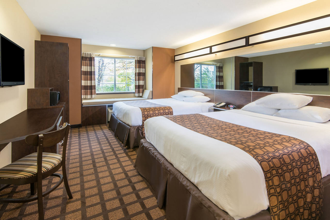 2 Queen Bed Room
