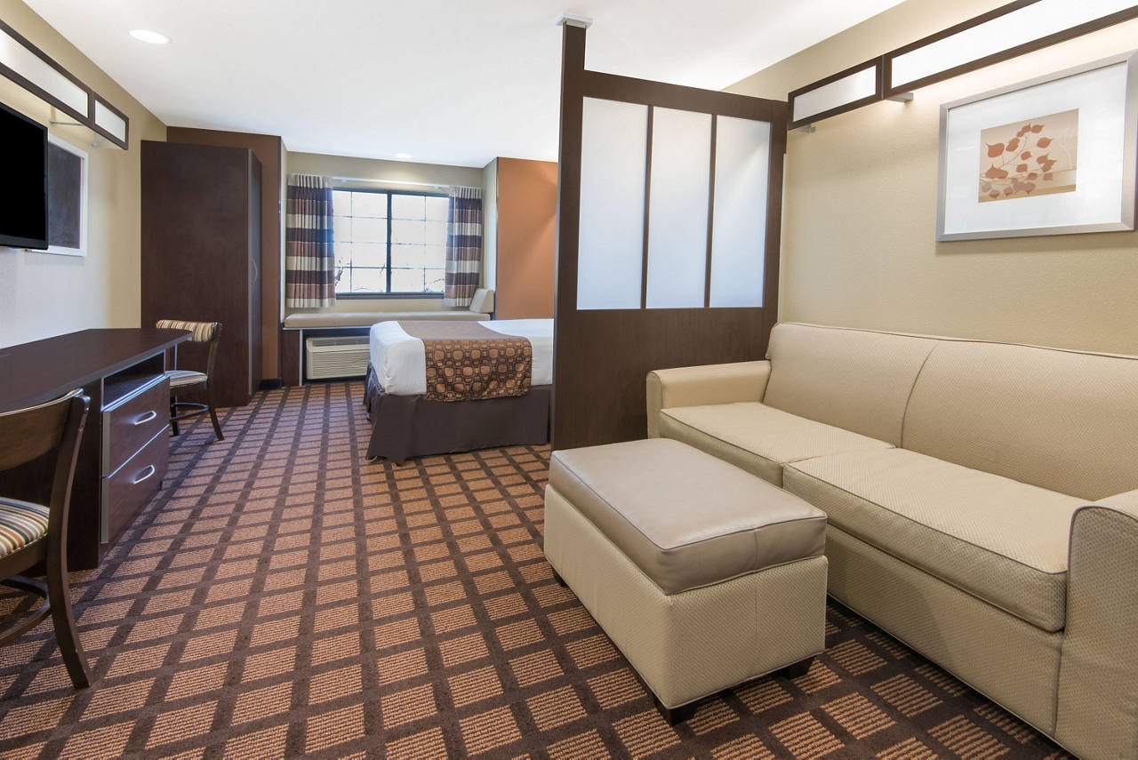 1 Queen 1 Sofa Bed Suite