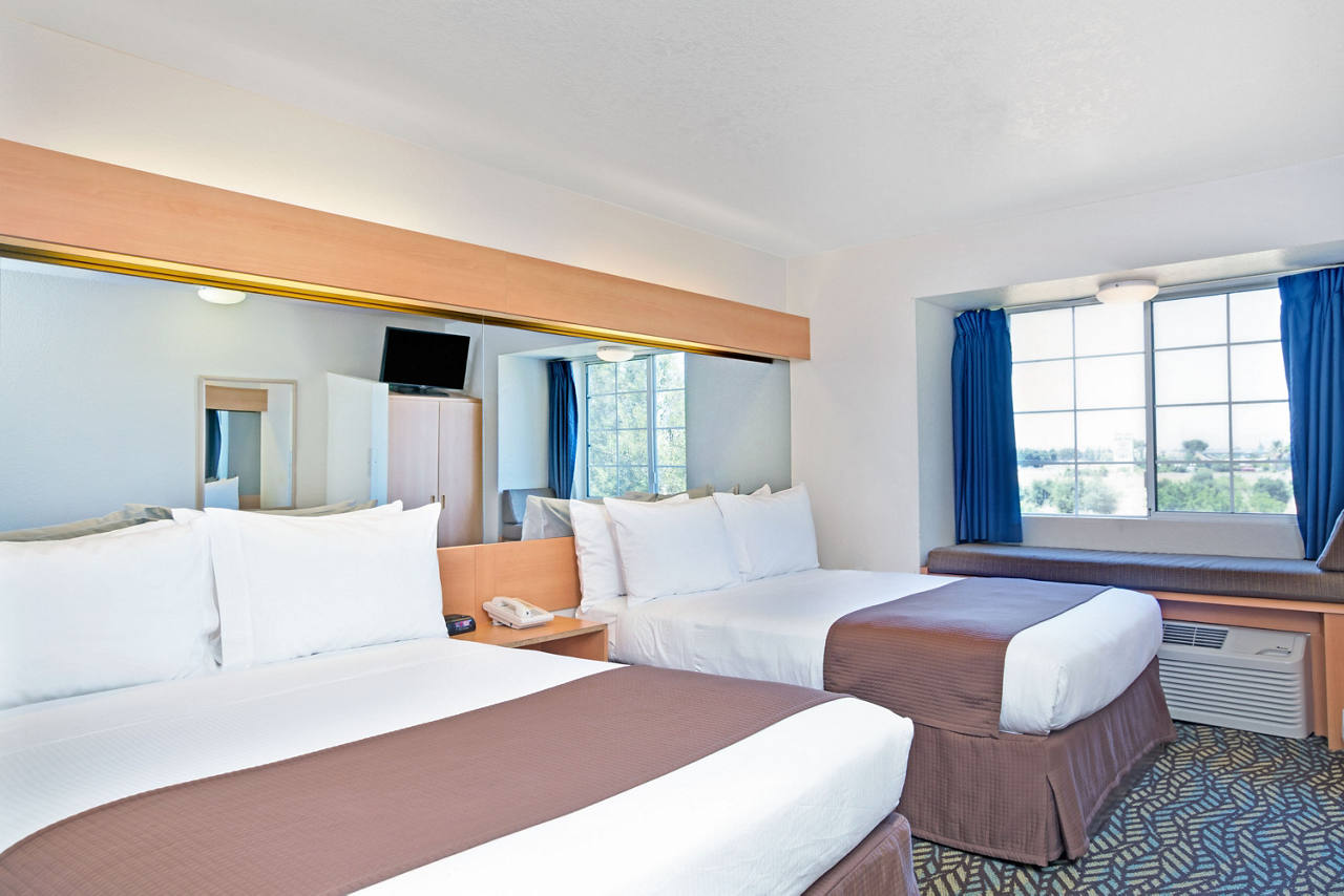 2 Queen Bed Room