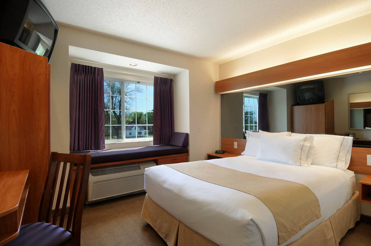 Standard Queen Room
