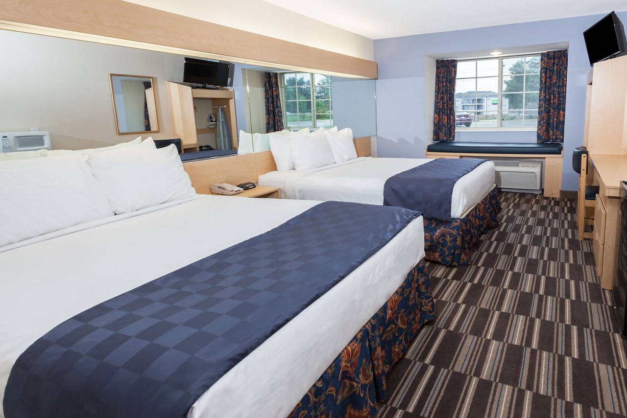 2 Queen Bed Room