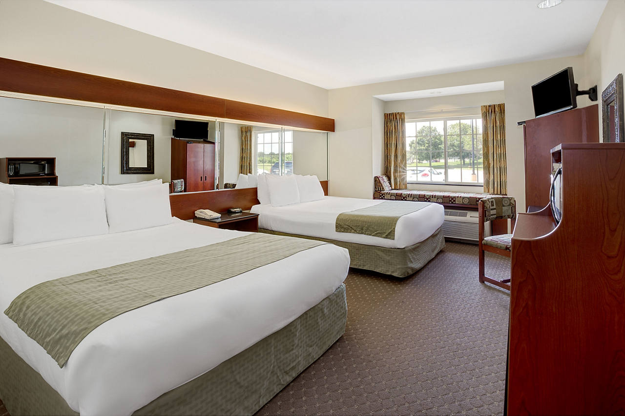 2 Queen Bed Room