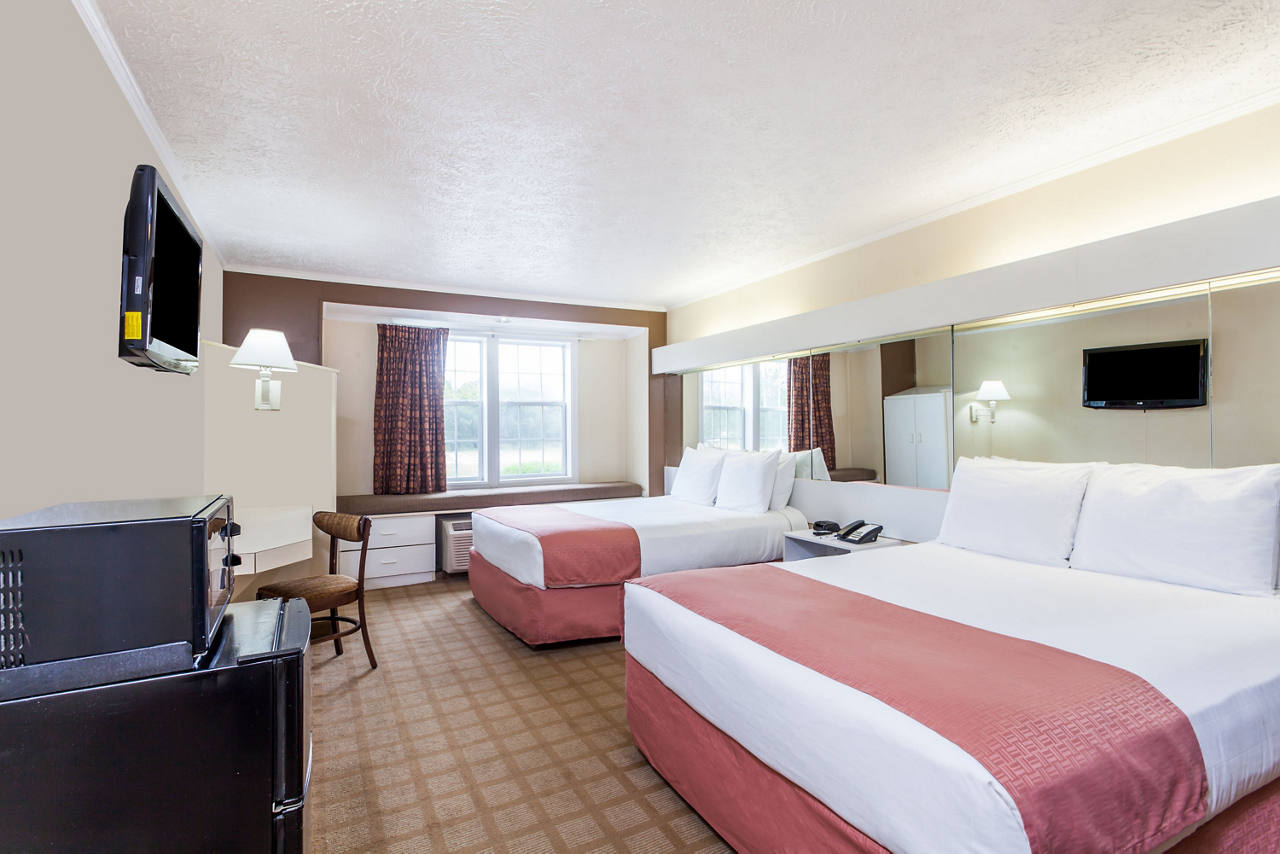 2 Queen Bed Room