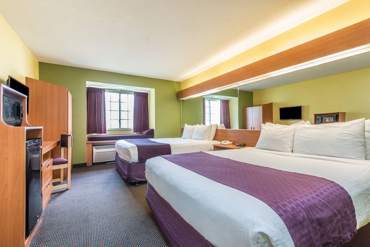 2 Queen Bed Room