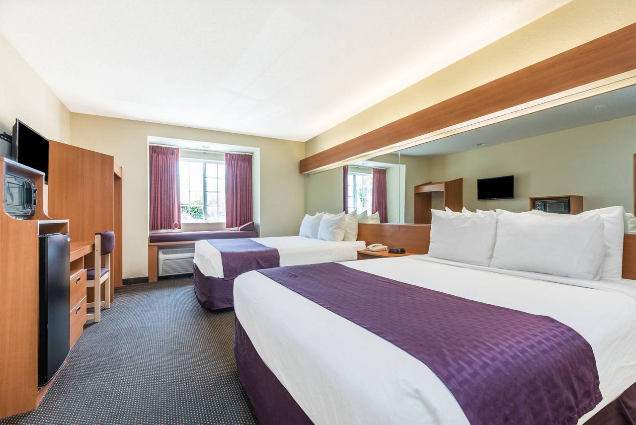 2 Queen Bed Room