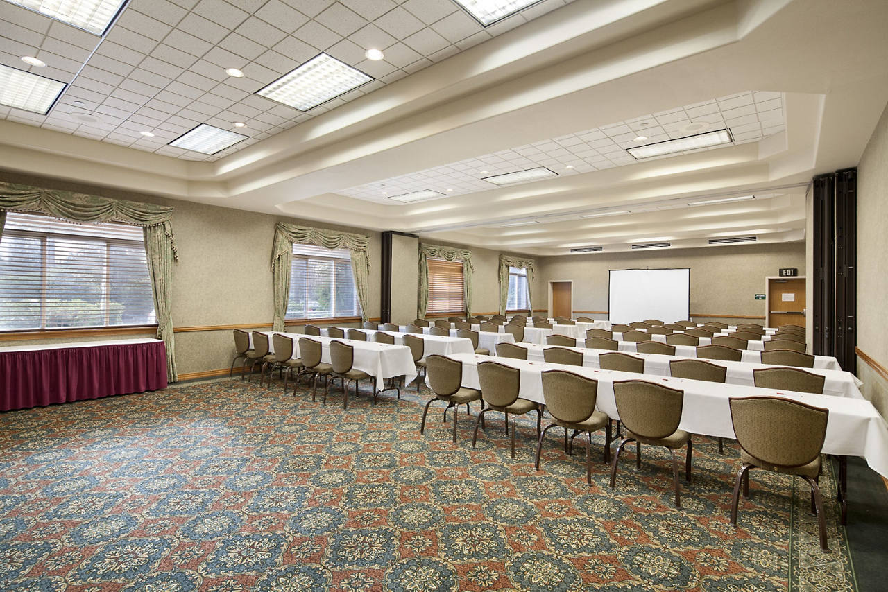 Meeting Room - Rainier Room East
