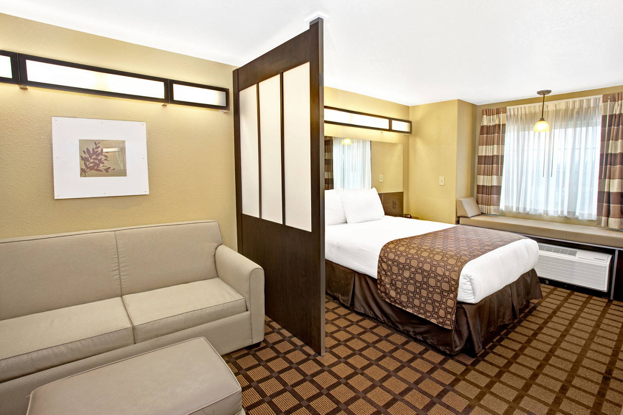 One Queen Suite
