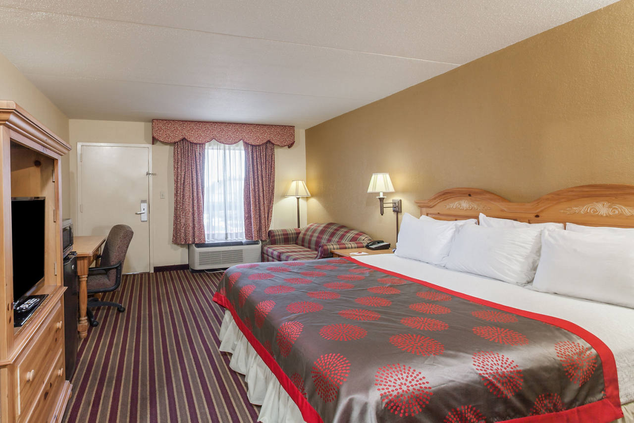 1 King Bed Room