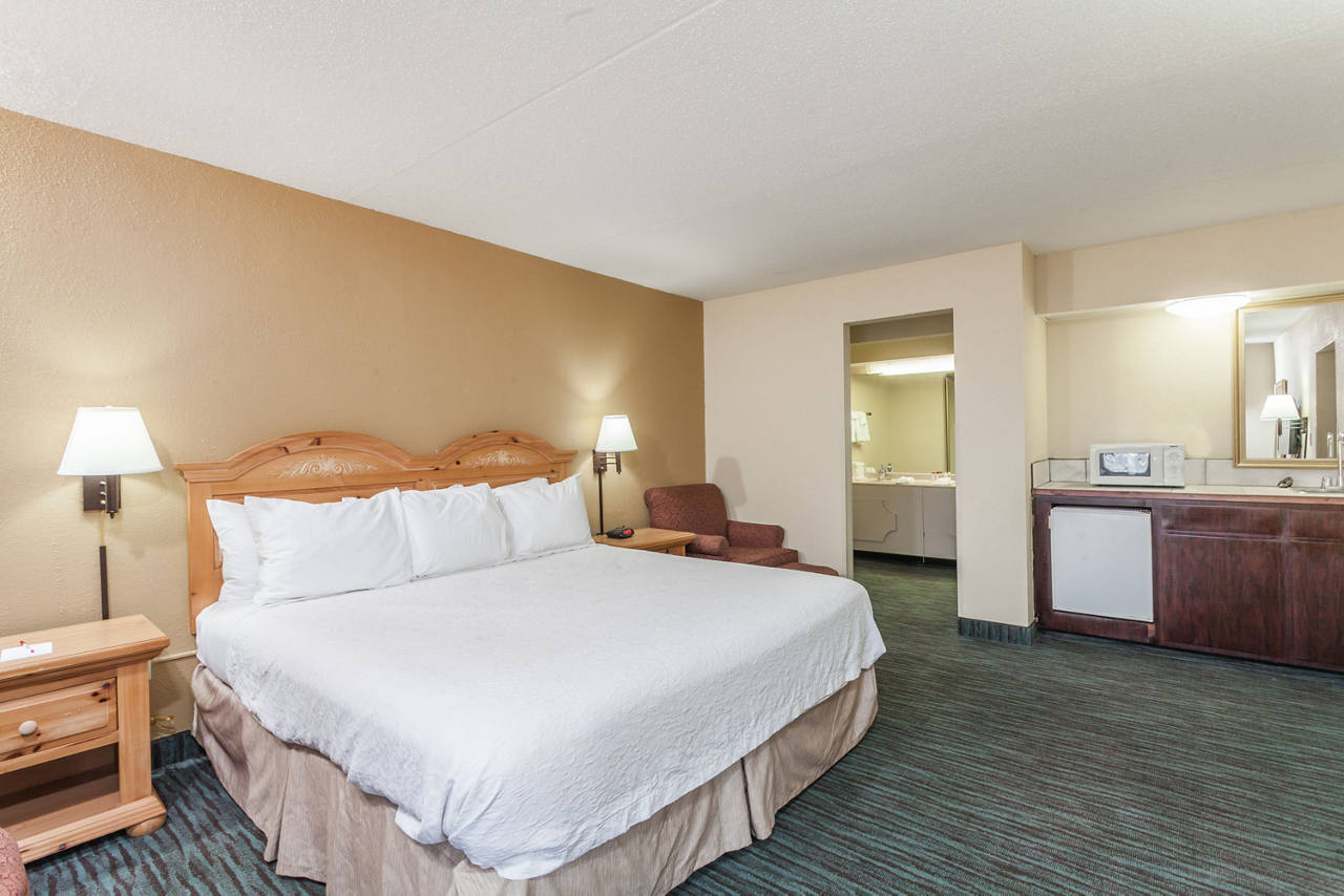 1 King Bed Suite