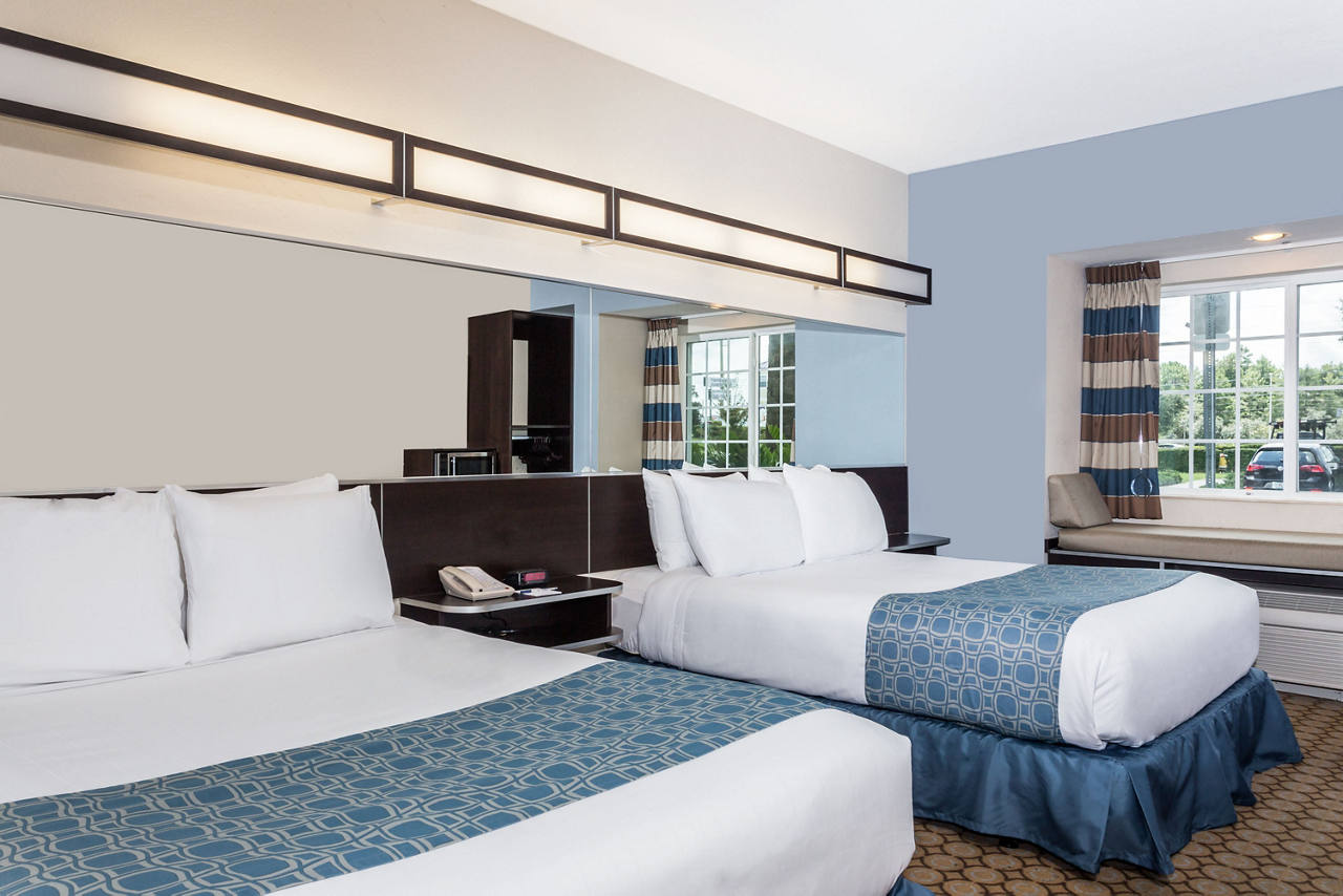 2 Queen Bed Room