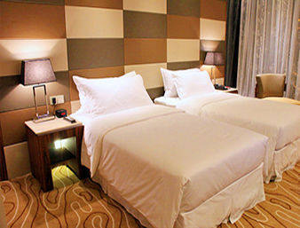 2 Twin Beds Room