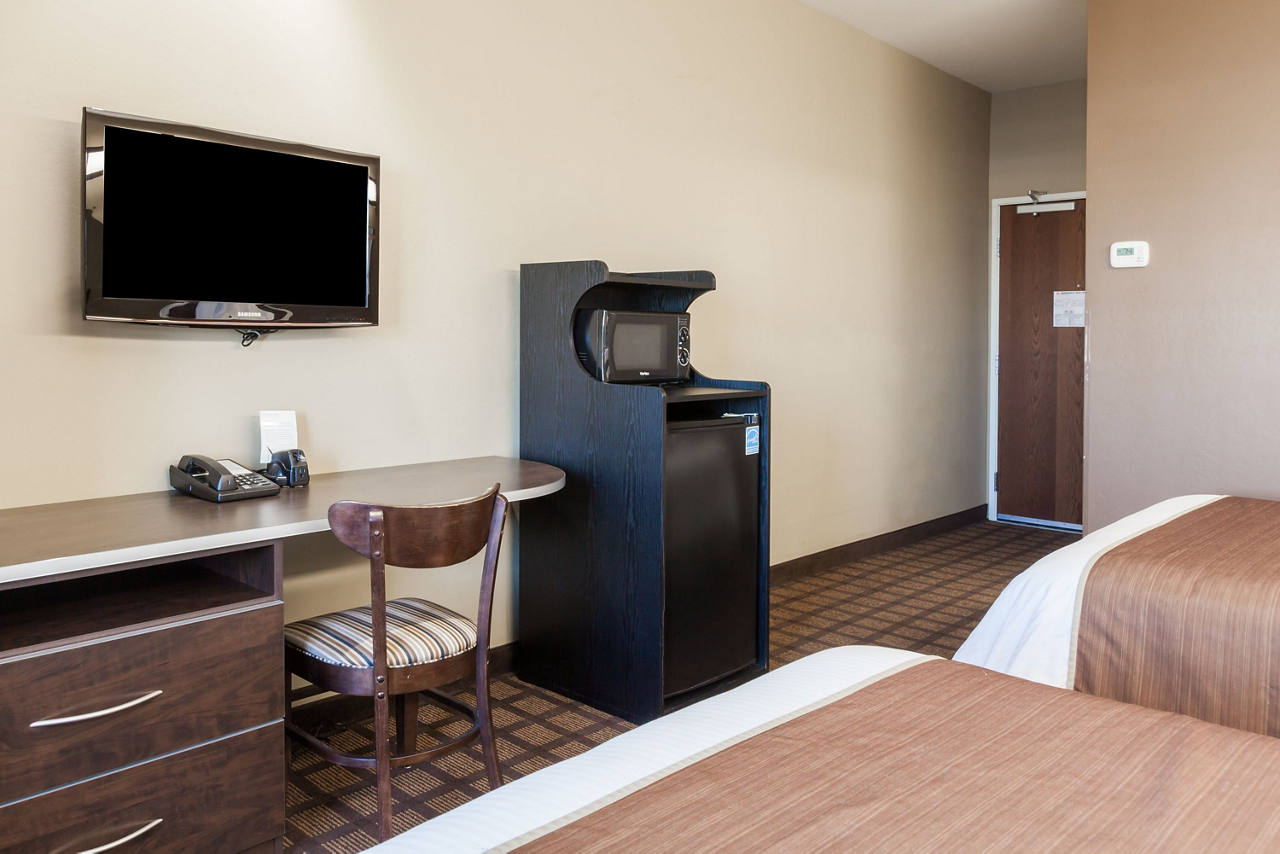2 Queen Bed Room