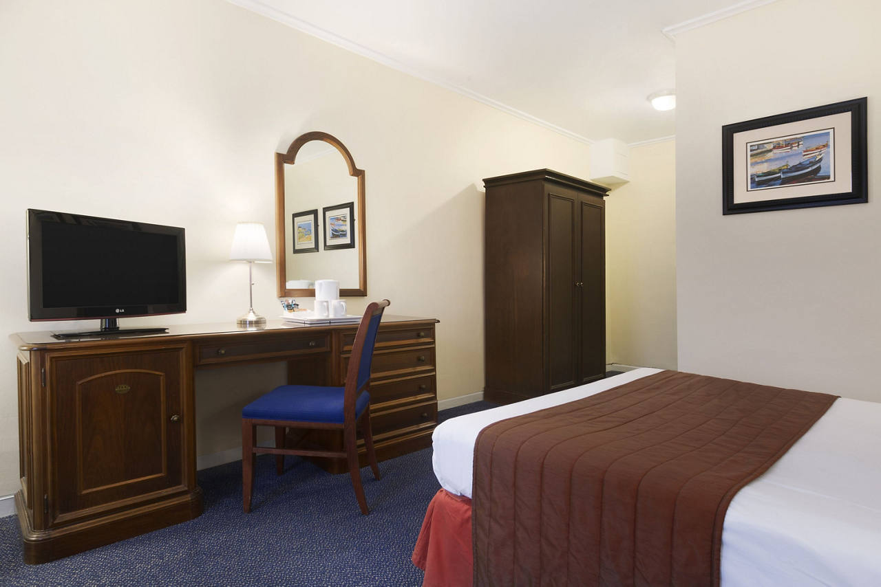 1 Double Bed Room